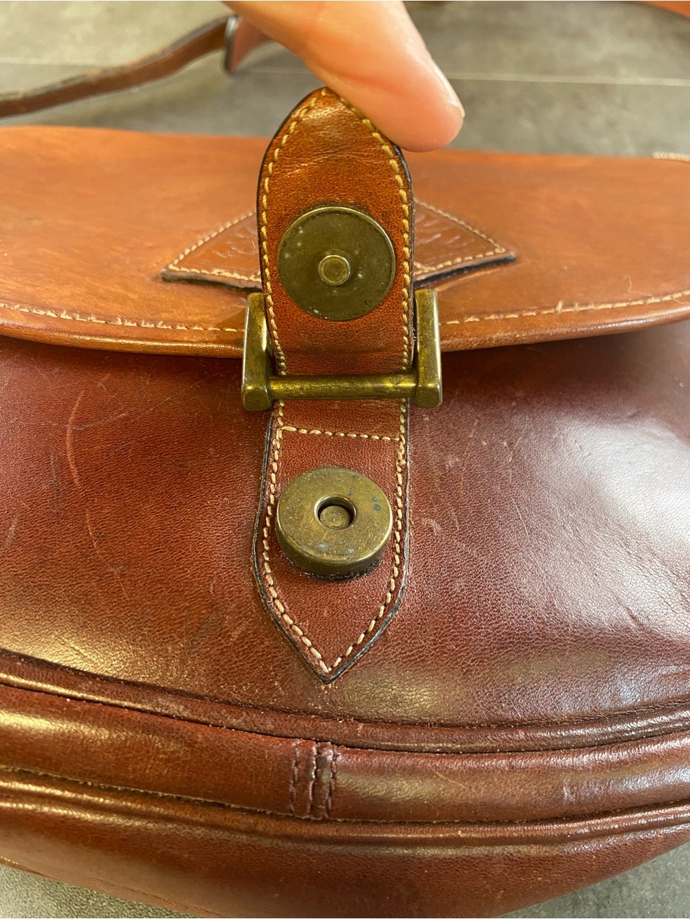 Arlington Greene Saddlery Brown worn Leather Saddle Crossbody Bag - Picture 3 of 11